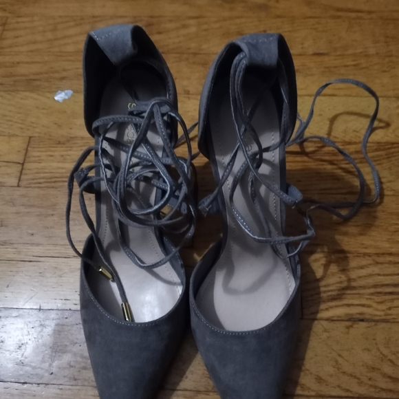 Grey laceup block heels size 10 - Picture 4 of 4